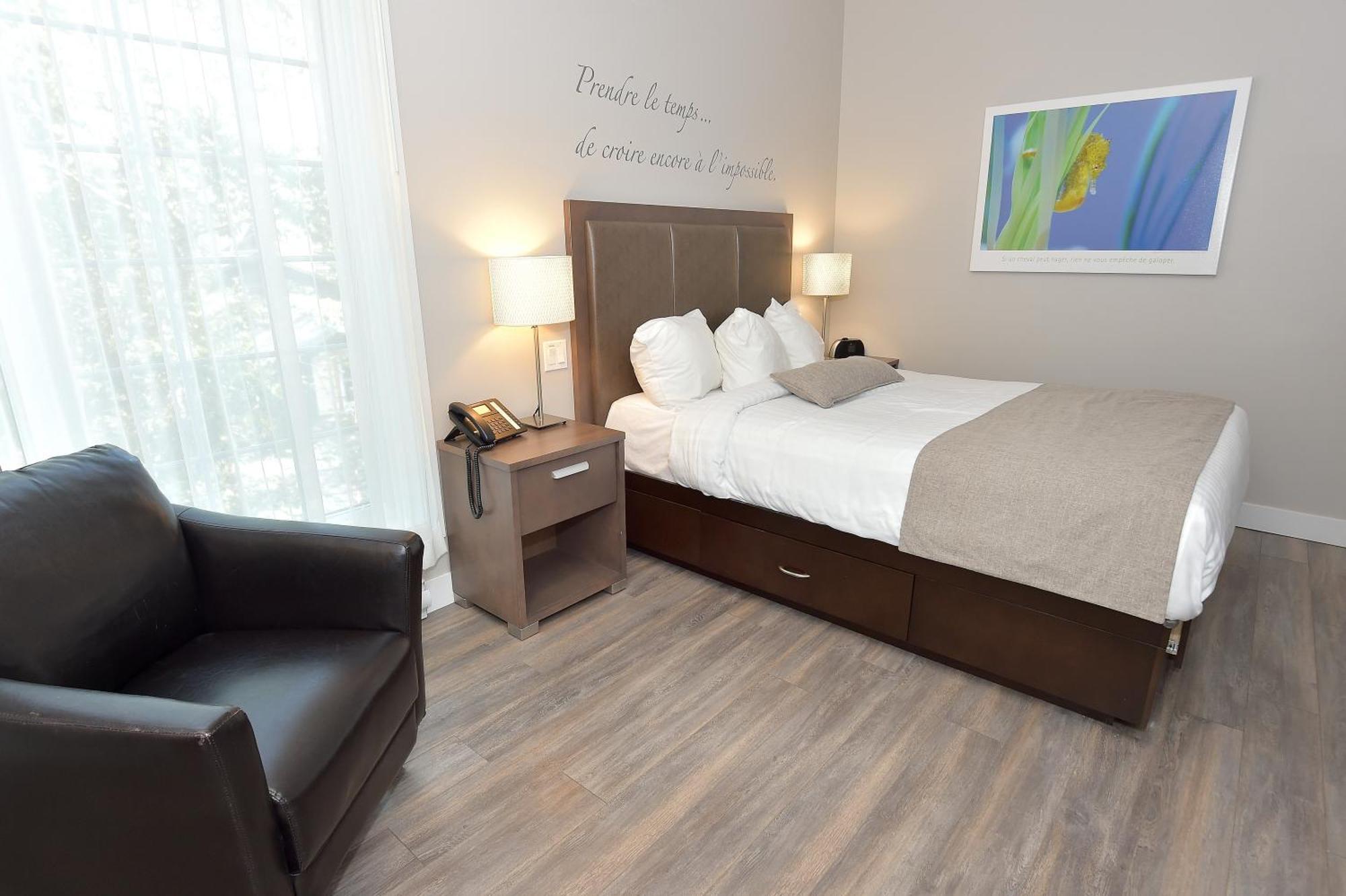 Hotel Et Pavillons Le Petit Manoir Du Casino La Malbaie Ngoại thất bức ảnh