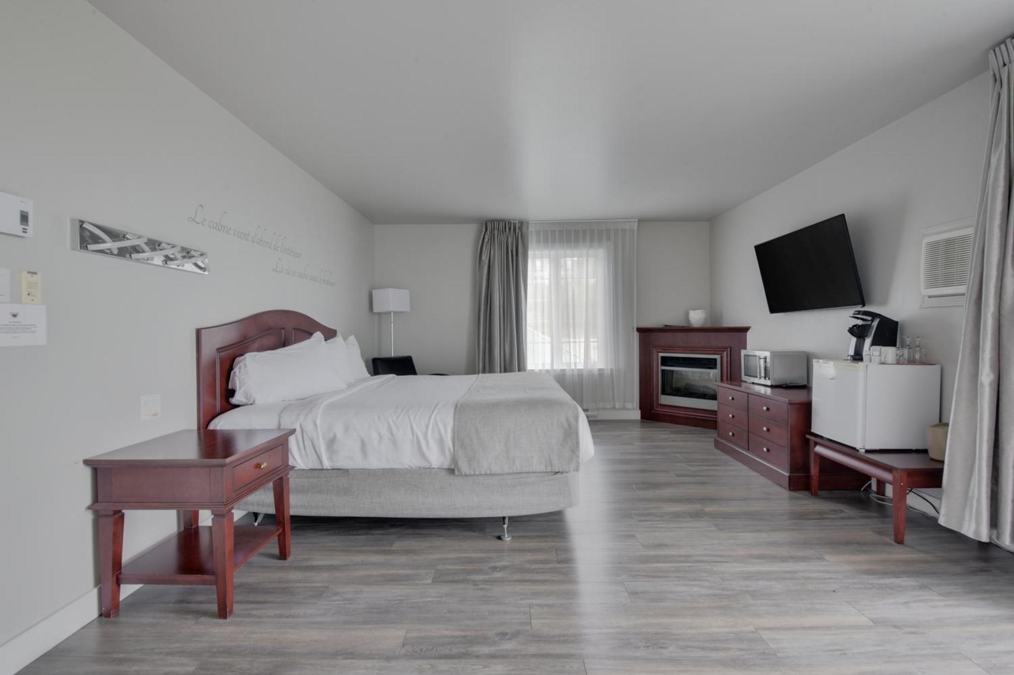Hotel Et Pavillons Le Petit Manoir Du Casino La Malbaie Ngoại thất bức ảnh