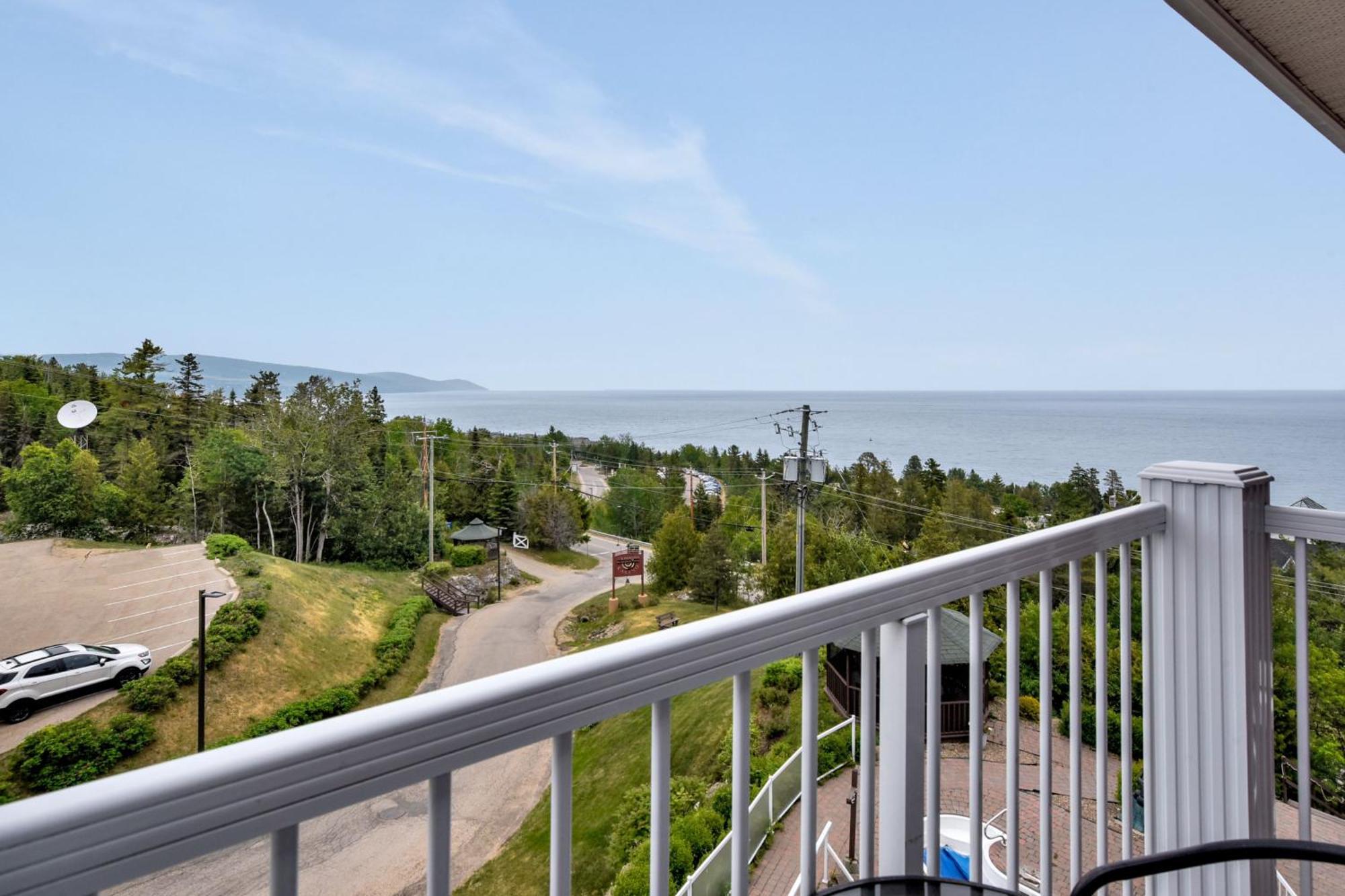 Hotel Et Pavillons Le Petit Manoir Du Casino La Malbaie Ngoại thất bức ảnh