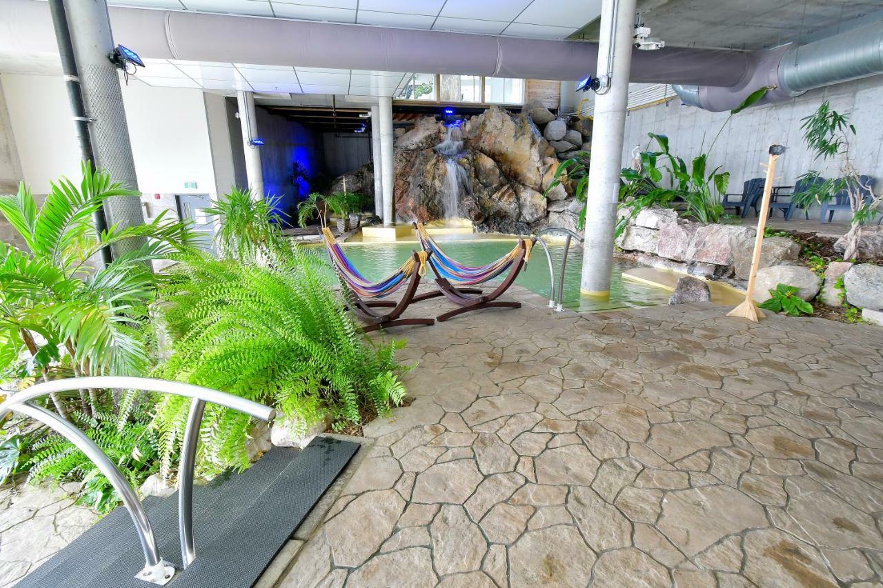 Hotel Et Pavillons Le Petit Manoir Du Casino La Malbaie Ngoại thất bức ảnh